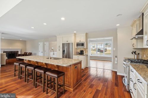 114 Woodview Ln, Riverton NJ  08077-3218 exterior