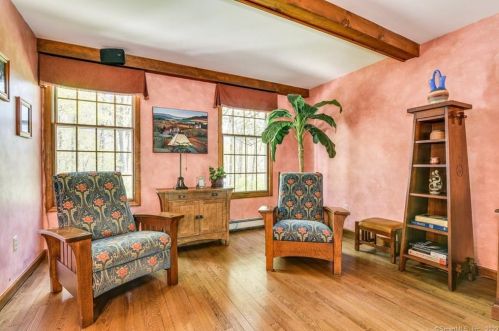 43 Jefferson Dr, Ridgefield CT 06877-5910 exterior