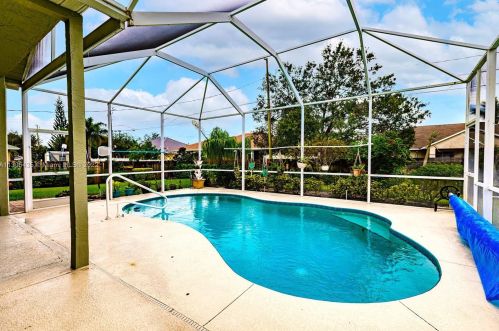 972 Haas Ave, Fort Pierce FL  34953-5611 exterior