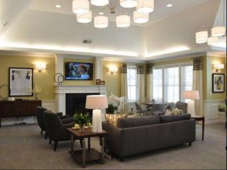 15 Princeton Dr, Manchester NH  03106-1653 exterior