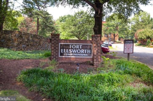 122 Roberts Ln, Alexandria VA 22314-5340 exterior