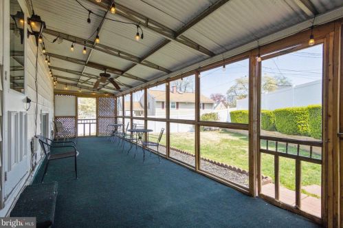 215 Ridgely Rd, Glen Burnie MD 21061-4513 exterior