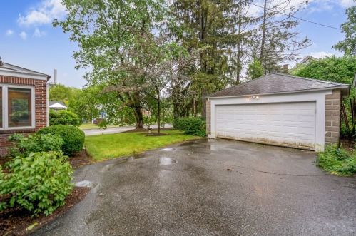 1 Waconah Rd, Worcester, MA 01609-1725