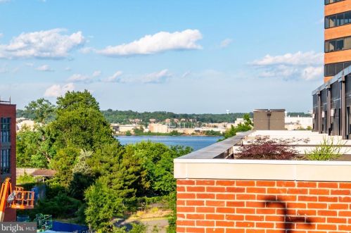 1127 Royal St, Alexandria VA  22314-1406 exterior