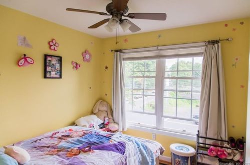 639 Old Colony Rd, Meriden CT 06451-6301 exterior