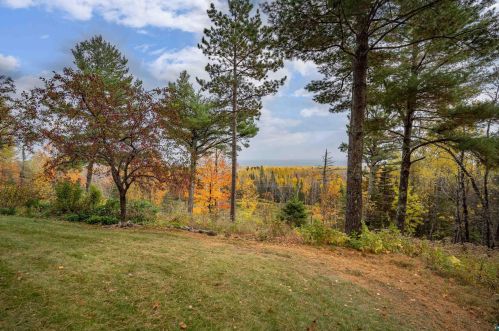 5278 Lakewood Rd, Duluth MN 55804-2817 exterior