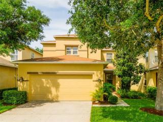 2347 Silvermoss Dr, Zephyrhills, FL 33544-8776