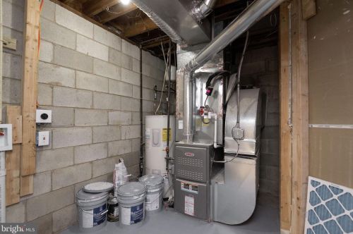 1411 Leister Dr, Silver Spring MD 20904-1548 exterior