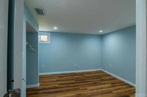 131 Bernard Ave, Edison NJ 08837-3036 exterior