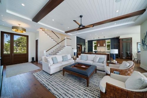 1660 Dolphin Ct, Naples FL 34102-1523 exterior