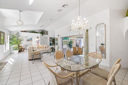 428 Sharwood Dr, Naples FL 34110-5726 exterior