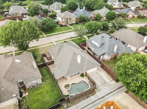 10703 Wild Oak Dr, Frisco TX 75035-8575 exterior