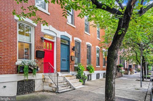 2225 Christian St, Philadelphia, PA 19146-1718