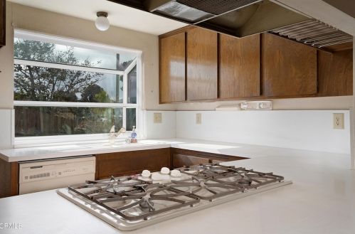 3450 Schooner Walk, Oxnard CA 93035-1642 exterior