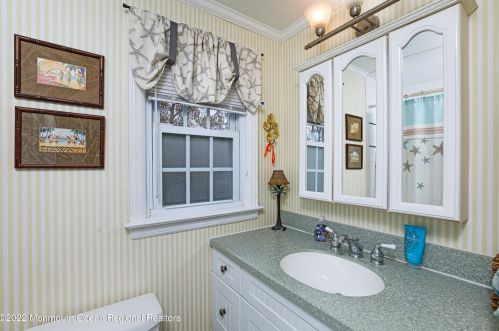 2215 Middle Ave, Point Pleasant Beach NJ 08742-5138 exterior