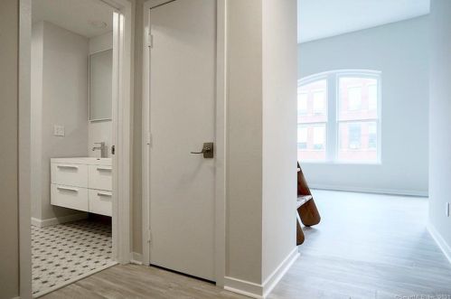 8385 Washington St, Norwalk, CT 06854-3059