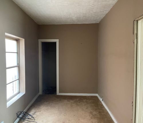 5956 Honore St, Chicago, IL 60636-1605