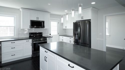 49 Woodland Ave, Whippany NJ  07981-1121 exterior