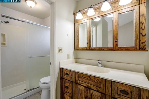 2624 Trafalgar Ct, Concord CA 94520-1125 exterior