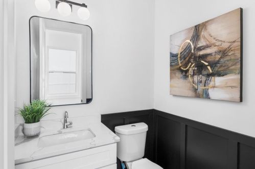 2020 Cambridge Ave, Atlanta GA 30337-1816 exterior