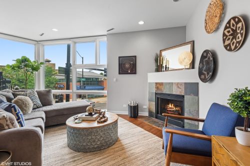 4164 Lincoln Ave, Chicago, IL 60618-3083