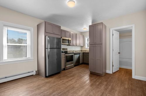 72 Vernon St, Providence RI 02903-3027 exterior