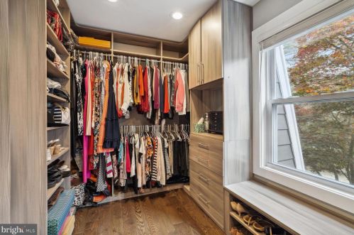 8819 Victory Ln, Rockville MD 20854-3643 exterior