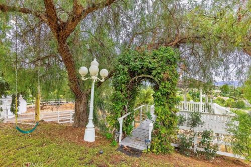 31440 Avenida Del Reposo, Temecula CA 92591-1723 exterior