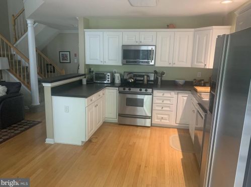 3357 Woodland Cir, Huntingdon Valley PA 19006-4246 exterior