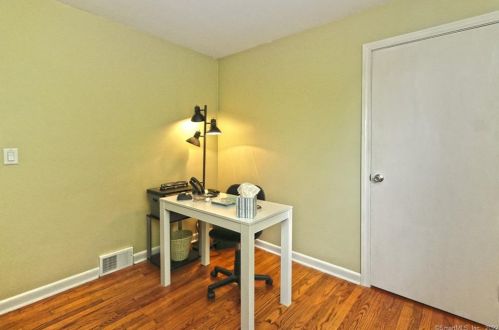 73 Ida Ave, Derby CT 06418-2322 exterior