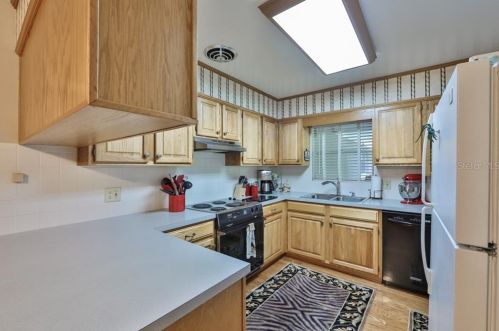 407 Bon Aire Ave, Tampa FL 33617-6322 exterior