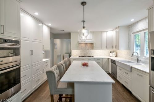 162 Bee Mdw Pkwy, Whippany NJ exterior