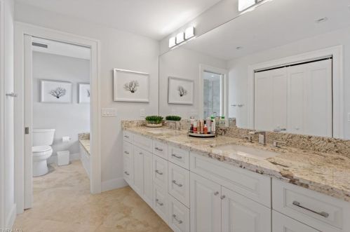 253 Conners Ave, Naples FL 34108-2124 exterior