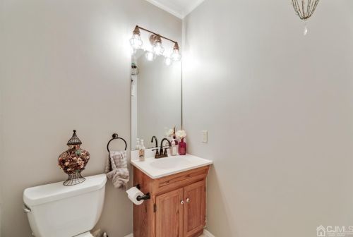 81 Pheasant Run, Edison NJ 08820-2943 exterior