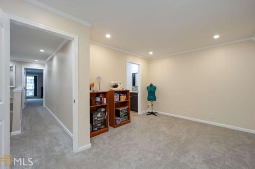 5430 Chemin De Vie, Atlanta GA 30342-2577 exterior