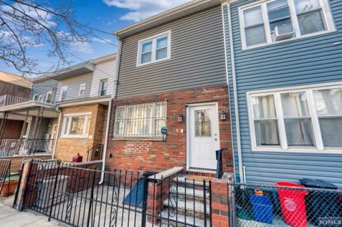 161 St, Union City NJ 07087-5439 exterior