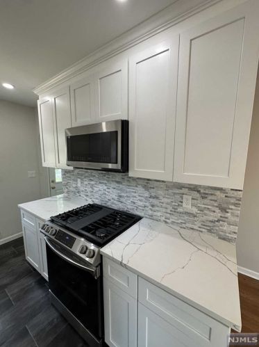 796 Stelton St, Teaneck NJ  07666-5344 exterior