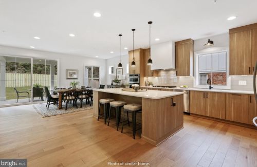 5120 25th Pl, Arlington VA  22207-2603 exterior