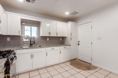 3540 Coronado Rd, Phoenix AZ 85008-3724 exterior