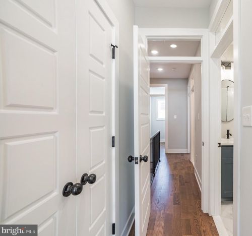 4207 Houghton St, Philadelphia PA  19128-1722 exterior