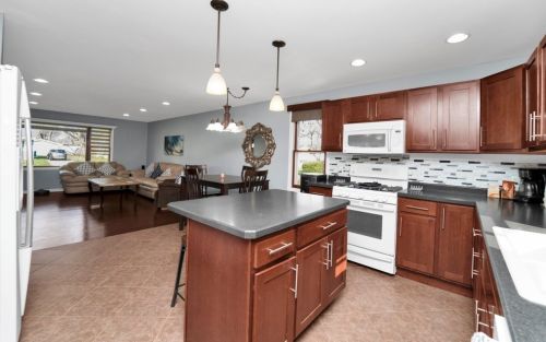 2137 Root St, Joliet IL 60403-1741 exterior