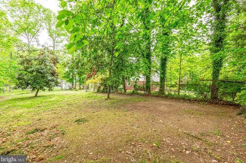 4301 Laurel Rd, Alexandria VA 22309-2520 exterior