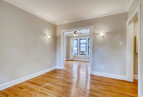 2215 Ainslie St, Chicago IL 60625-1901 exterior