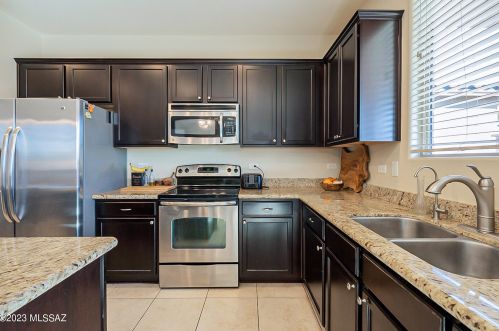 7300 Heartwood Dr, Tucson AZ  85756-6109 exterior