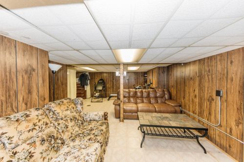 8930 Lincoln Ave, Milwaukee WI 53207-1711 exterior