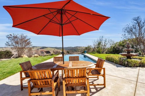 1403 Souza Dr, Folsom CA 95762-7559 exterior