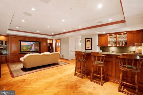 11013 Cripplegate Rd, Rockville MD 20854-1630 exterior