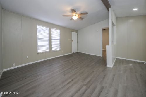 55 King Rd, Tucson AZ 85705-3217 exterior