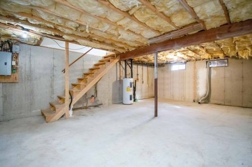 75 Glenmore St, Springfield MA 01129-1067 exterior