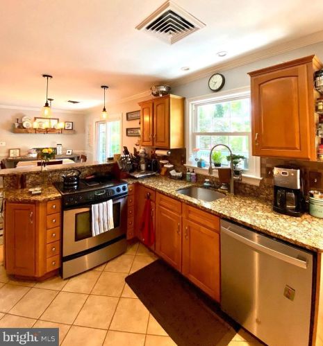 4413 Laurel Rd, Alexandria VA  22309-2522 exterior